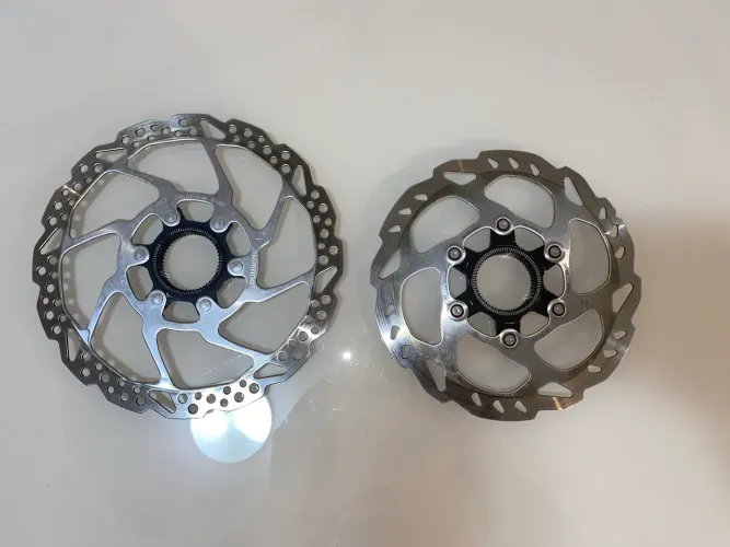 Par discos de freio Shimano centerlock RT54 + Rt70