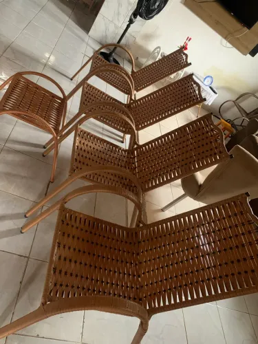 VENDO CONJUNTO DE CADEIRAS NOVO