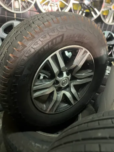 Roda Hilux aro 17 + pneu Michelin