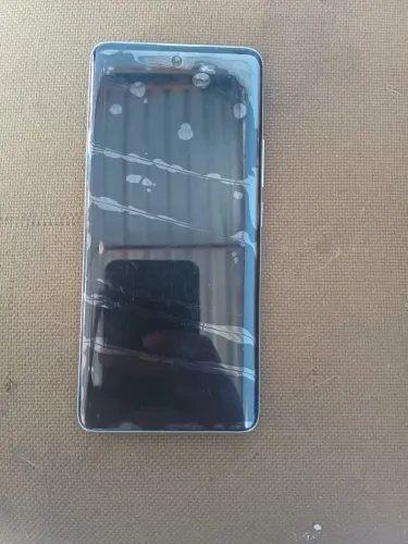 Celular semi novo