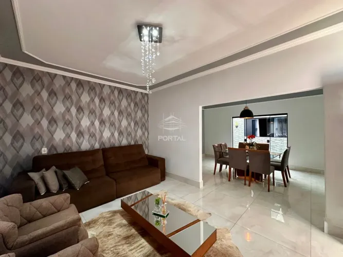Casa a venda com 3 dormitórios, sendo 1 suite, sala tv, jantar, área gourmet.
