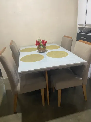 Mesa 4 cadeiras