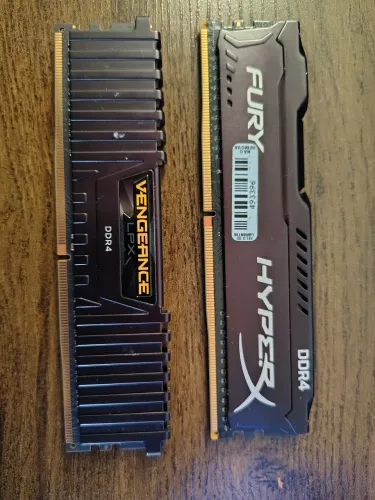 Memória RAM VENGEANCEN/FURY HYPERX DDR4