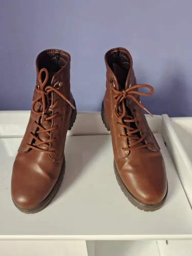 Vendo bota coturno