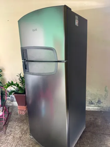 Geladeira cônsul para reparo 