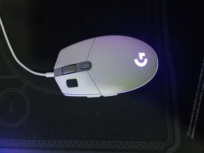 Mouse gamer logitechg203