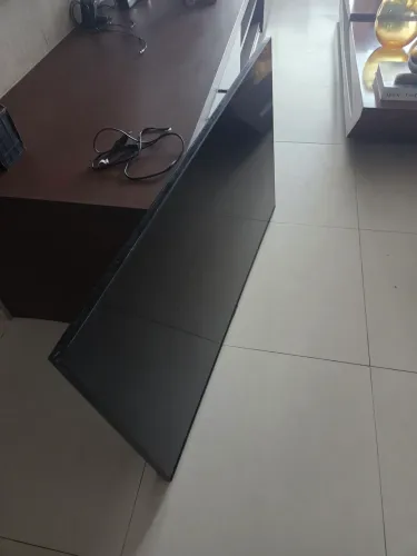 TV Samsung 50 UN50TU8000 - Para retirada de peças