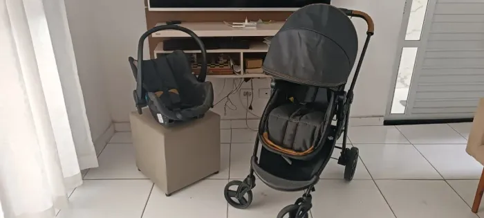 Carrinho e bebê conforto