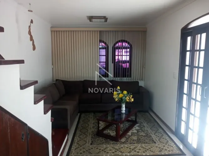 Sobrado à Venda no Campo Limpo ? 3 Dorms, 2 Suítes e Lazer Completo!