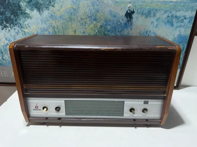 Rádio antigo spacial GTE 4 faixas anos 60