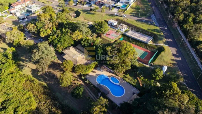 Terreno de esquina à venda no Condomínio Santa Isabel