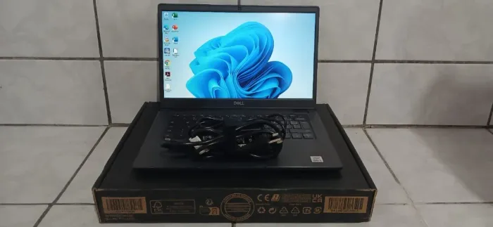 Notebook Dell Latitude 3410 - i5 (10ª) - 08GB DDR4 - SSD 256GB - Tela 14