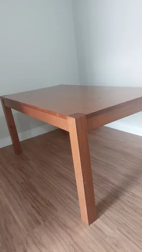 Mesa e cadeiras 6 lugares