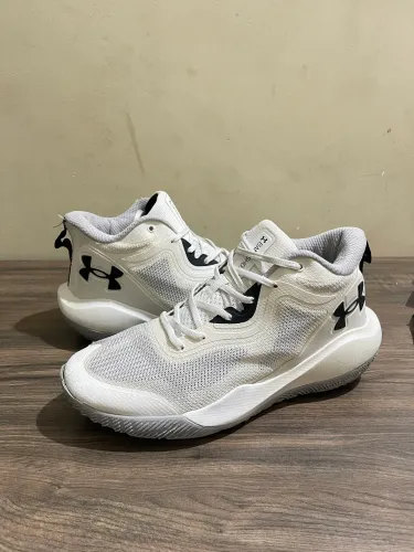 Tênis Under Armour Bankshot