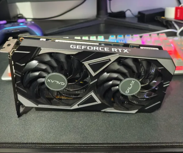 Placa de vídeo RTX 3060 GALAX Semi Nova