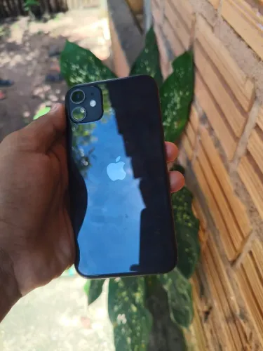 iPhone 11 - 64 GB