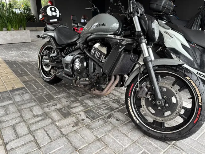 Kawasaki Vulcan S650 apenas 38000 km