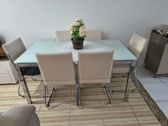 Mesa de Jantar com 6 Cadeiras