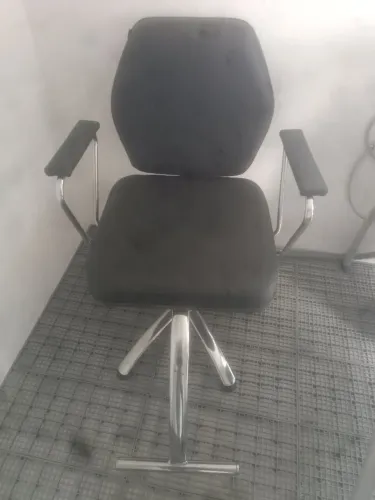 Vendo cadeira e lavatório Fermino por 1000 reais os dois