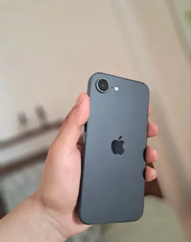 iPhone 16e 256