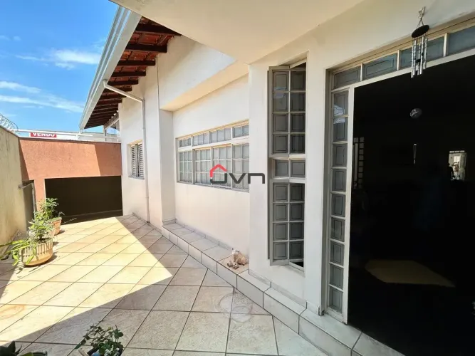 Linda Casa para Locação no Bairro Fundinho.