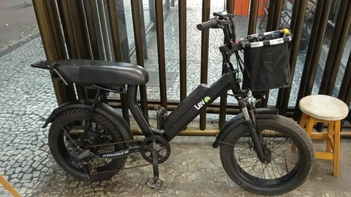 Bicicleta elétrica leve cruze 2025