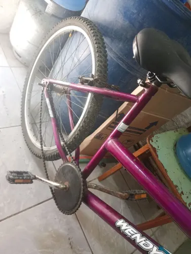 Vendo bicicleta aro 26 com cestinha