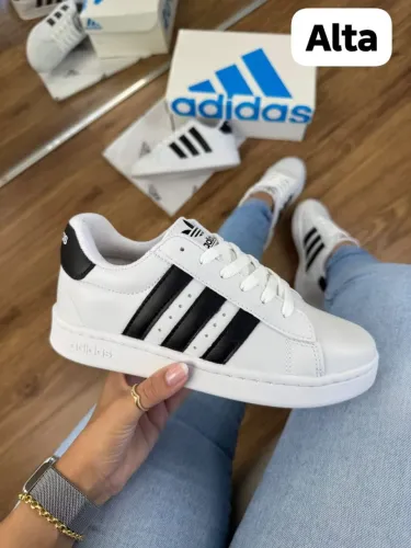 Tênis Adidas
