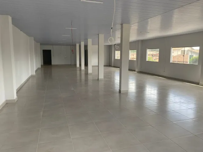 Galpão Av. Liberdade, 450m², Setor Garavelo.