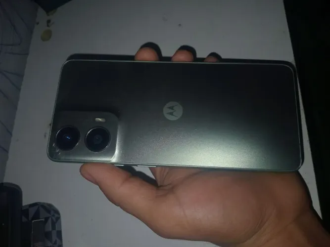 Moto g 24 com capinha e película 