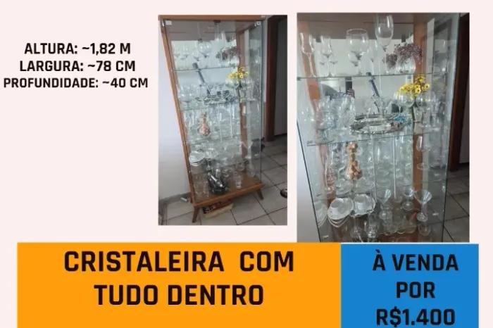 Cristaleira com tudo dentro