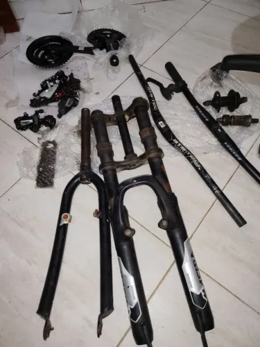 Vendo peças de bike tudo boa!