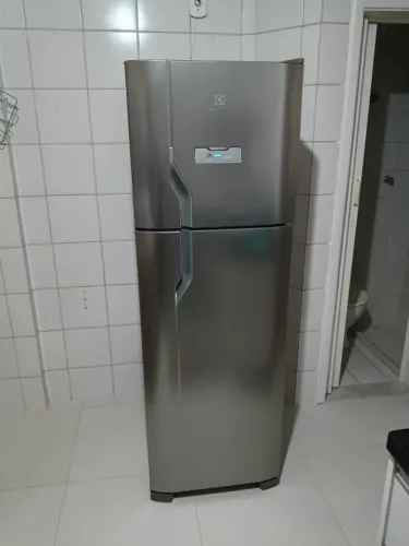 Geladeira com 02 meses de uso