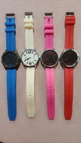 Lote 4 Relógios De Pulso Quartz Com Pulseira De Silicone 