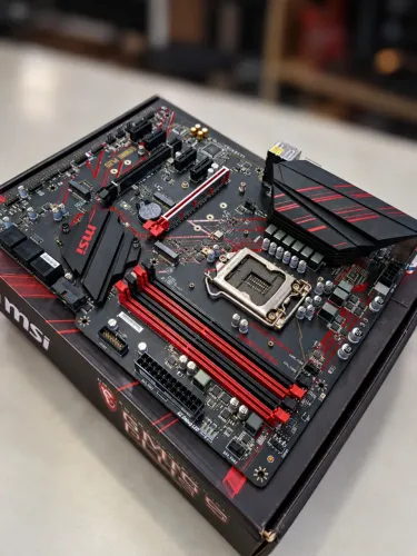 Placa mãe MSI Z390 GAMING PLUS