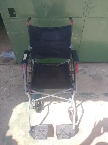 Vendo cadeira de rodas