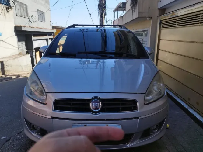 Fiat Idea Attractive 1.4 Fire Flex 8V 5P 2012