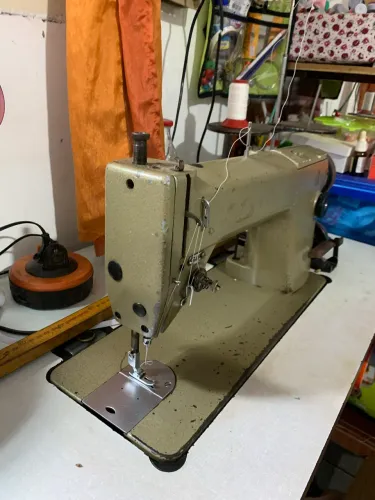 Máquina reta industrial singer