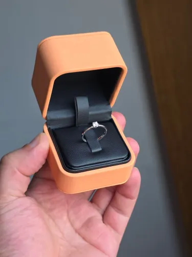 anel solitário vivara ouro branco 18k