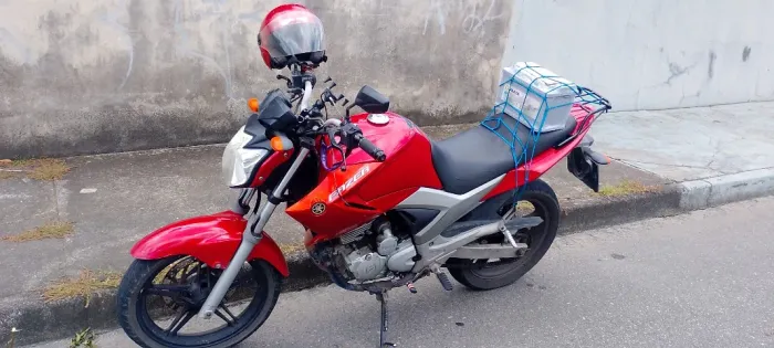 Vendo fazer 250 2013 chama no ZAP *