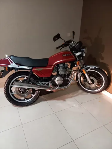 Vendo cb 450 custom vermelho só falta placa preta