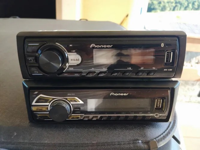 Vendo som Pioneer semi novo e usado, valor separado podemos conversar.