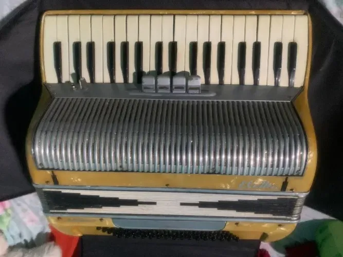 * Sanfona Italiana Original - Metade do Preço! * Acordeon Italiano em Excelente Estado - O