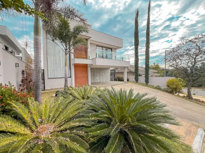 Casa a Venda de Porteira Fechada Condomínio Gran Park Vespasiano por R$2.350.000,00