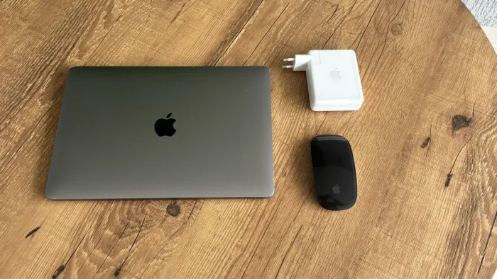VENDO MACBOOK PRO APPLE M2