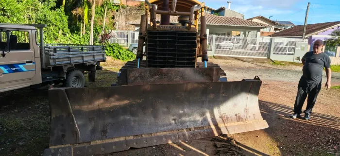 Trator de esteira Caterpillar D6C