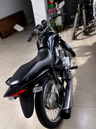 Moto fan semi nova