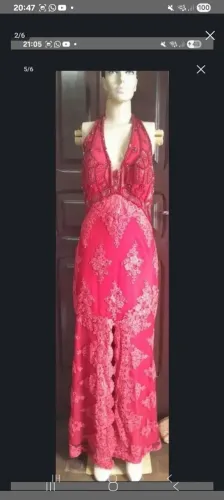Lindo vestido vermelho pedraria