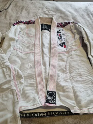 Kimono Kyra Gracie ótimo estado