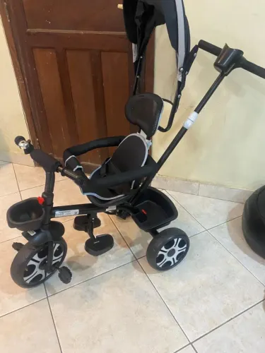 Vendi triciclo para criança de 01ano à 06 anos de idade suporta até 50kg